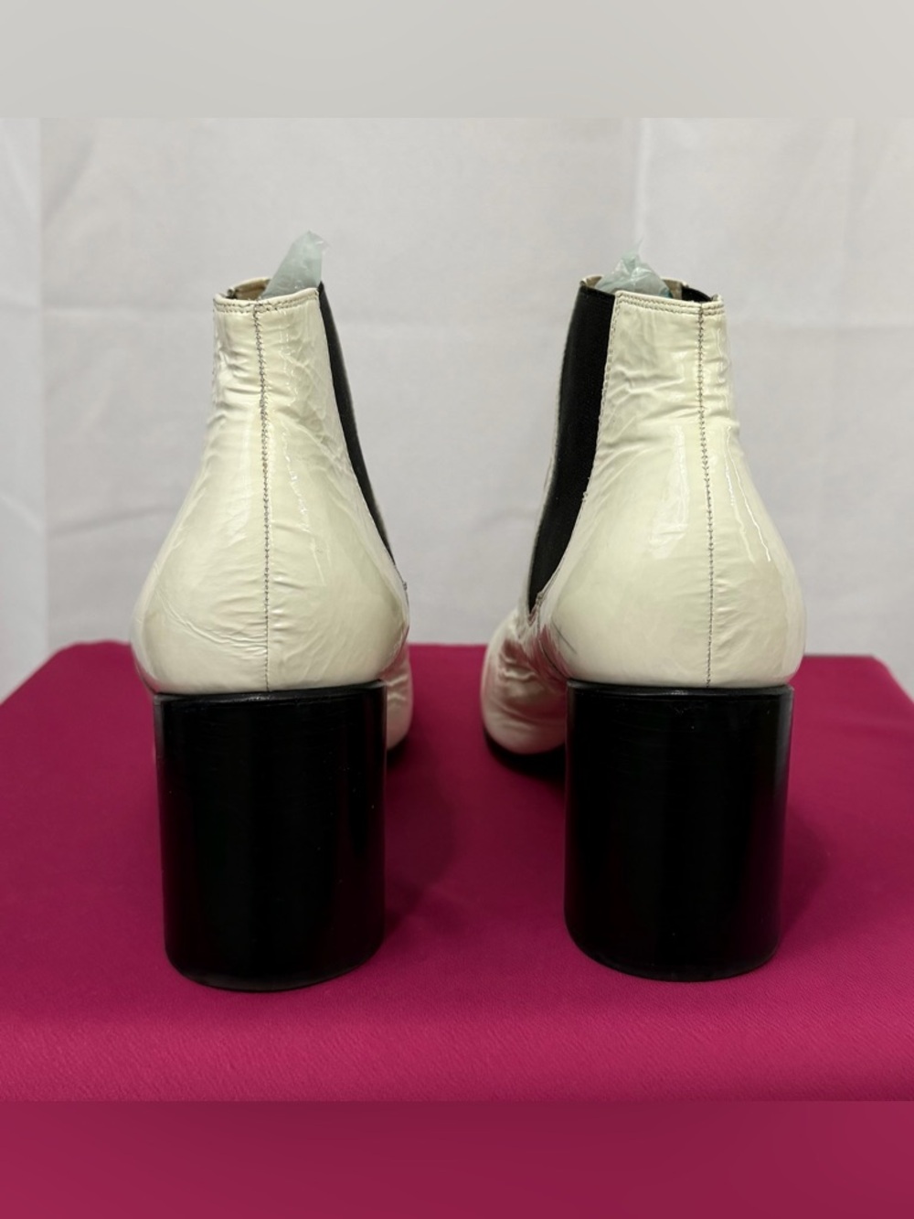 rag & bone Off White Patent Chelsea Crinkle Slip On Booties w/ Black Elastic. 39 - Picture 5 of 8